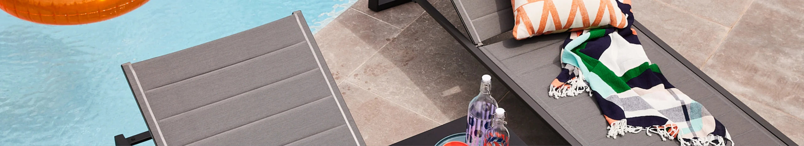 Outdoor Lounges & Sofas