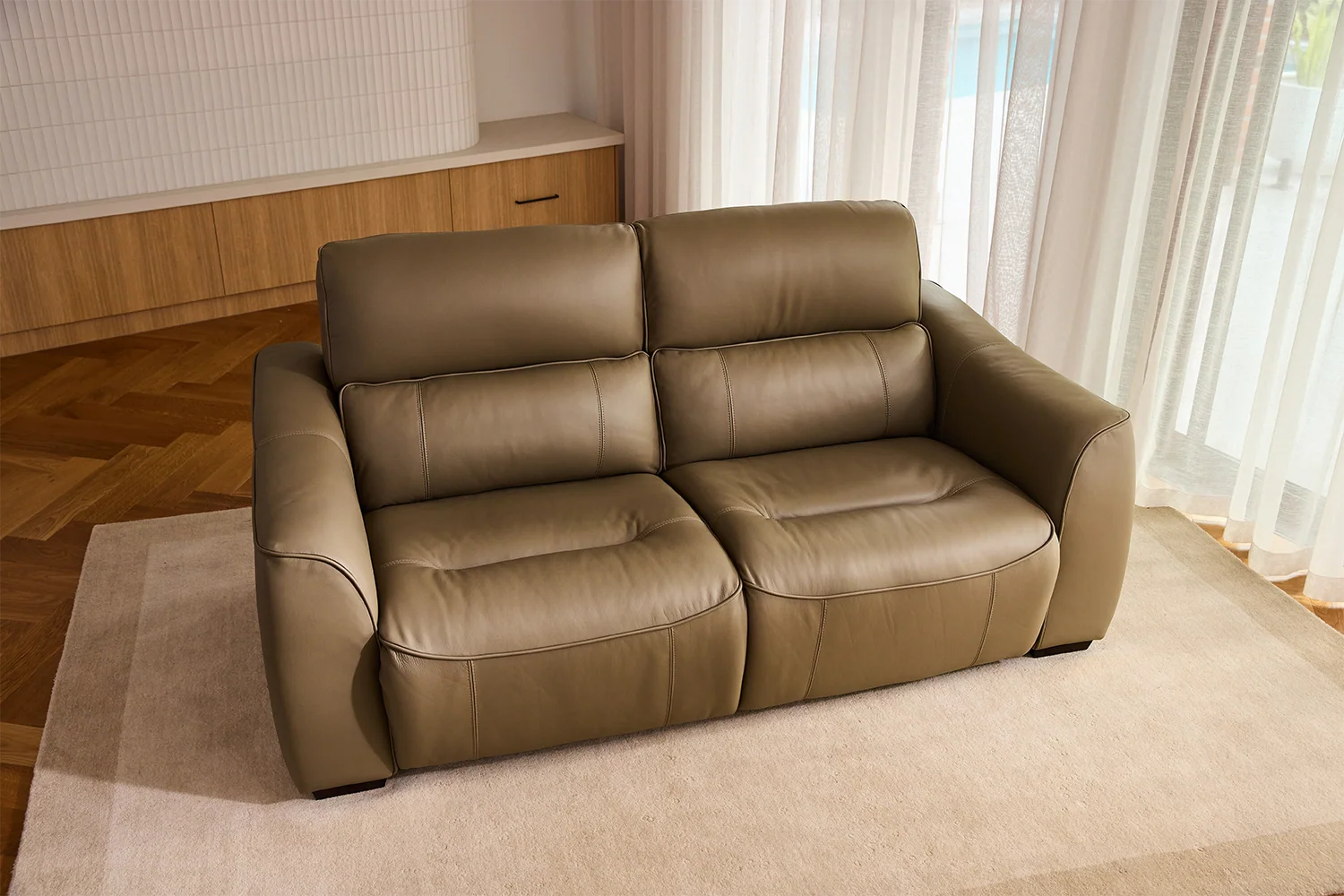 Tara 2.5 Seater With Electric Recliners & Telescopic Headrests