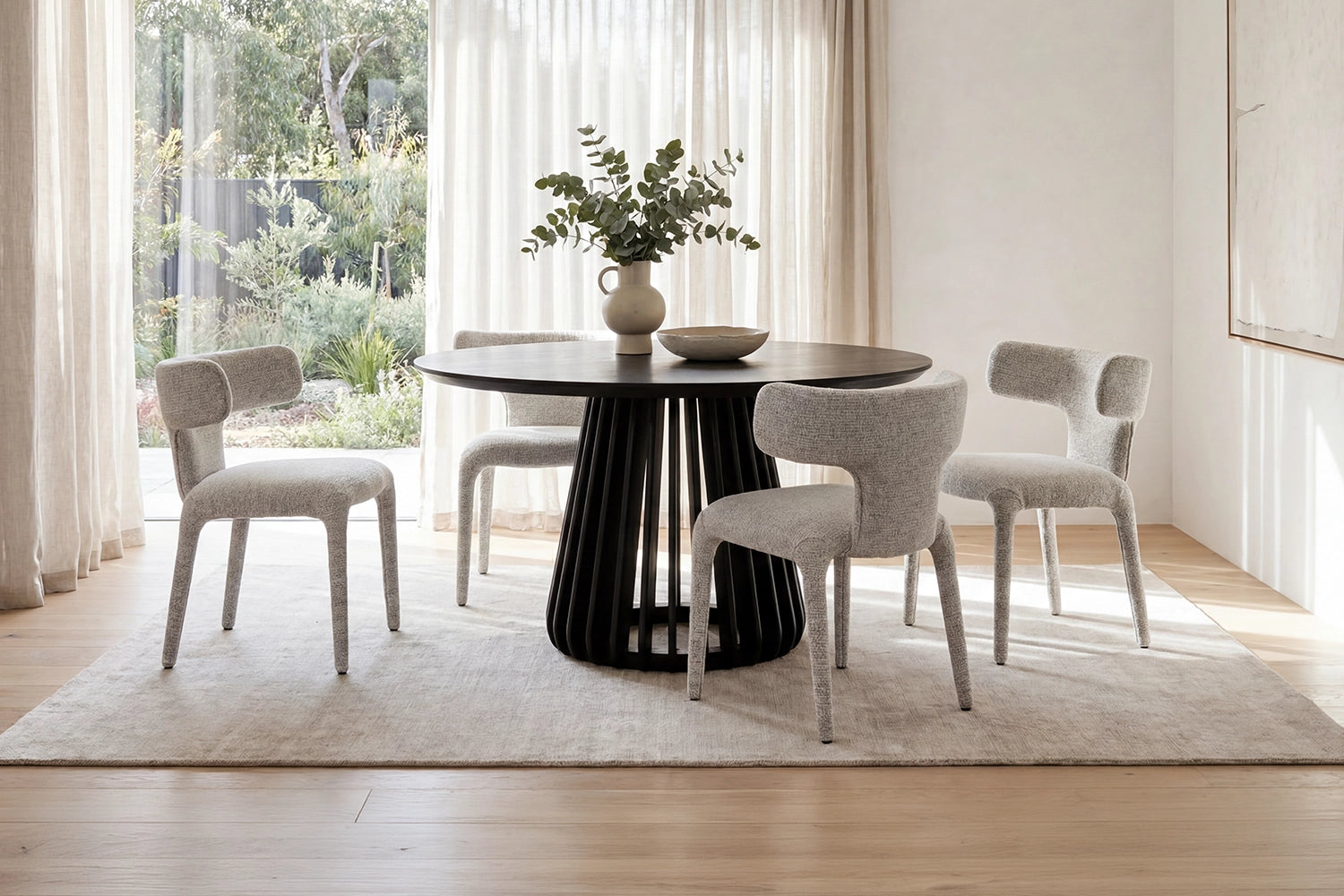 Vinicus Table + Noire Chair Package